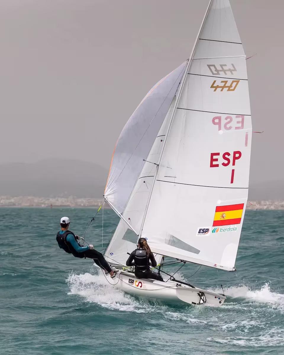 Formando Campeones en Vela: El Papel Crucial del Equipo Pluridisciplinar y el Reglamento - Regatas - Actualidad náutica