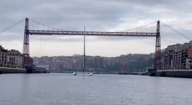 Arranca «La Vuelta a España» del Maxicat Victoria de Alex Pella - Regatas - Actualidad náutica