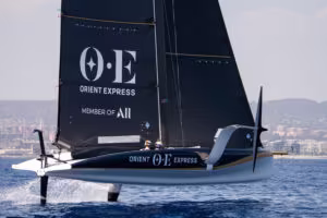 Brillante debut del AC40 del Orient Express Racing Team en las aguas de Barcelona - Actualidad náutica
