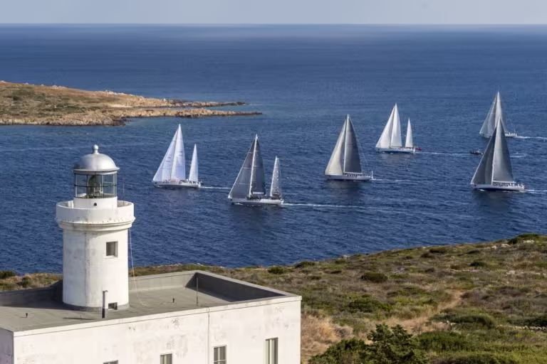 Cerca de un centenar de embarcaciones se reúnen en la Rolex Swan Cup - Regatas - Actualidad náutica