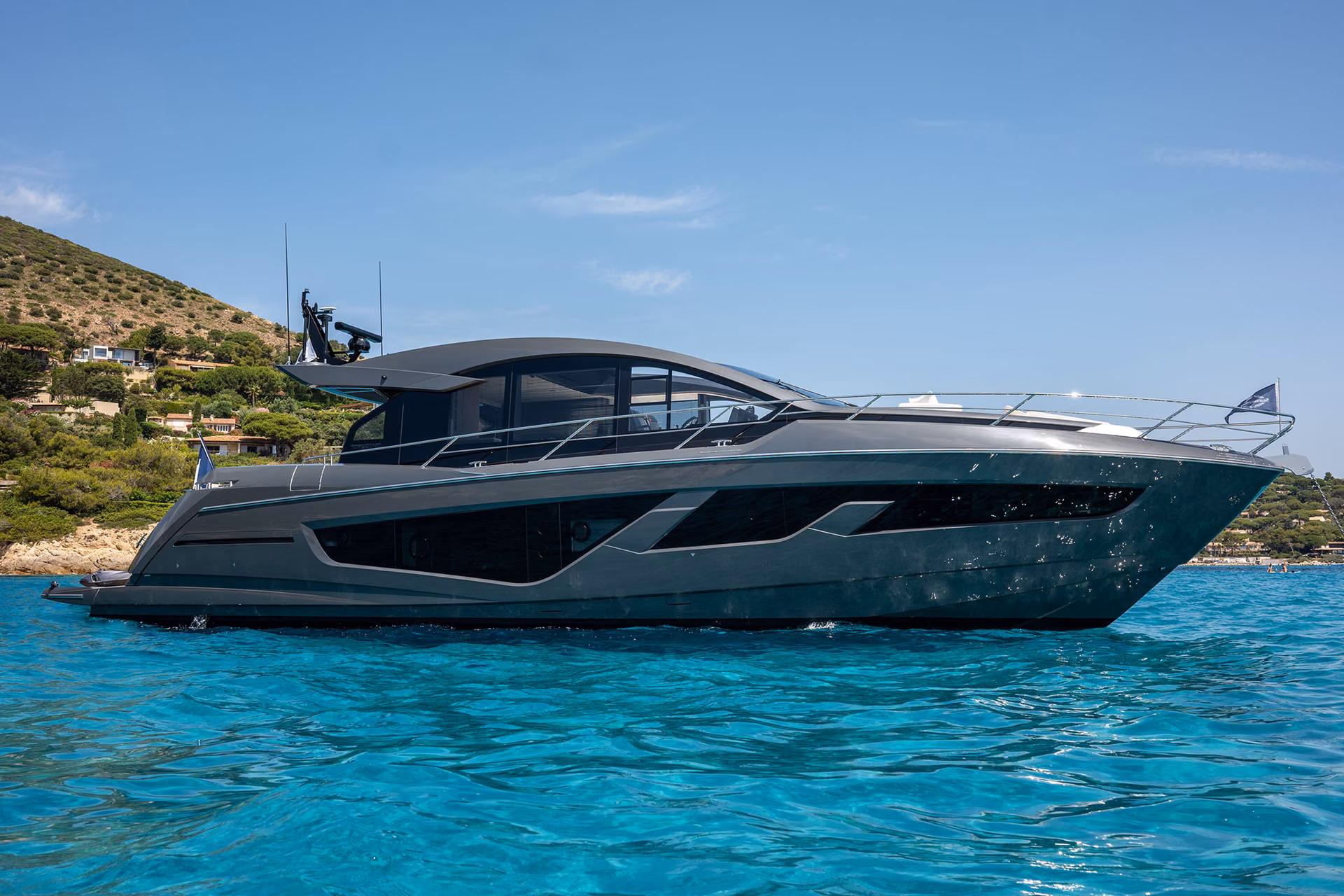 Sunseeker Predator 65